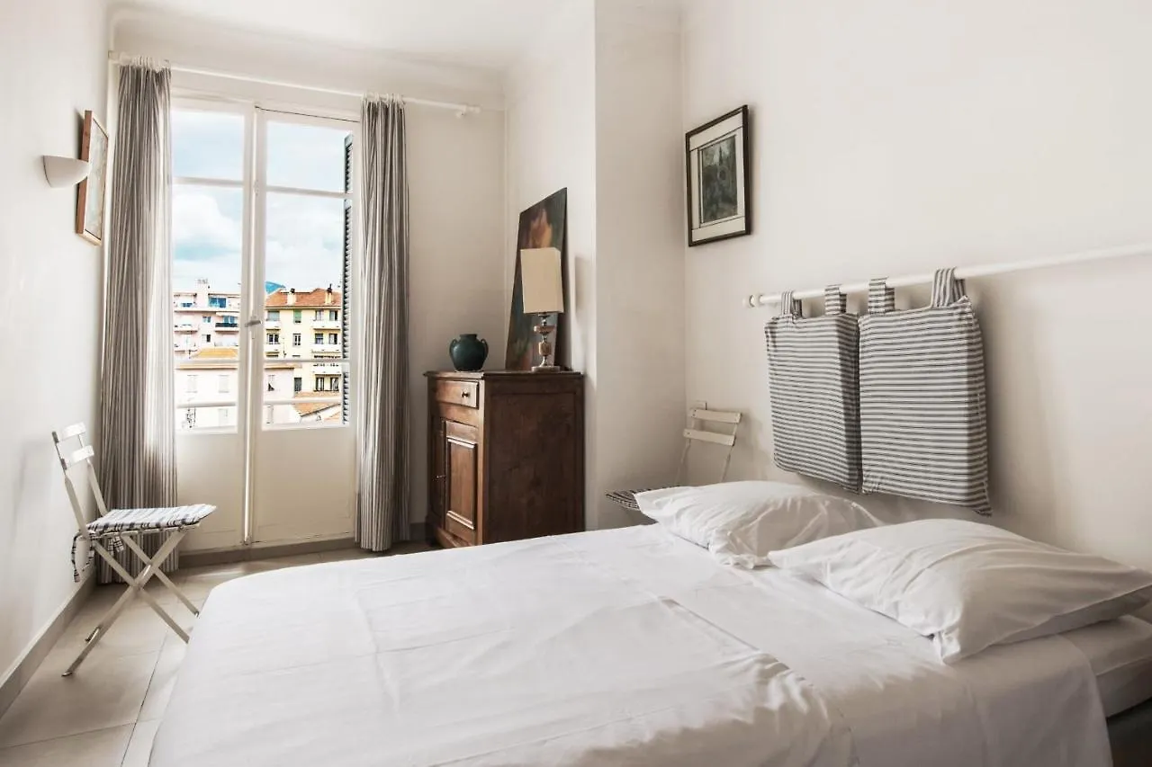 Appartement Fleurs De Nice Furnished Flat